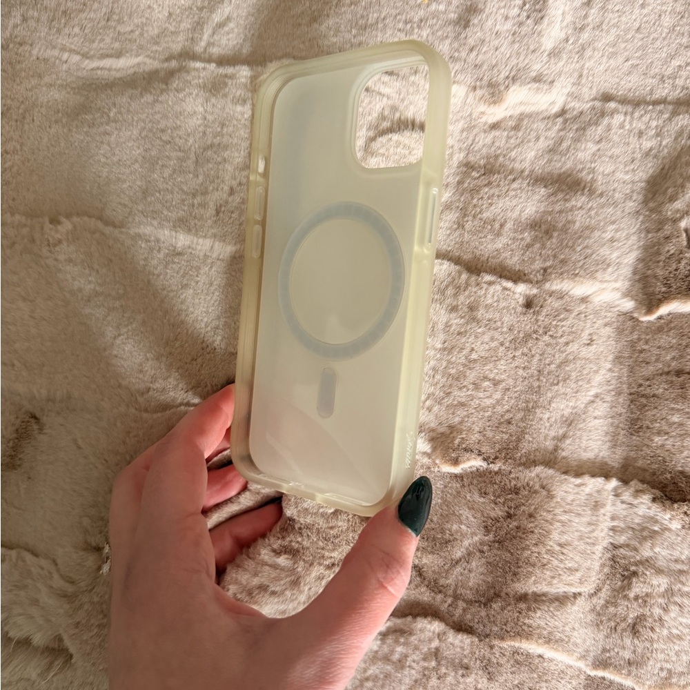Sonic Pearl Tort MagSafe® Compatible iPhone 14 Case - Picture 4 of 4